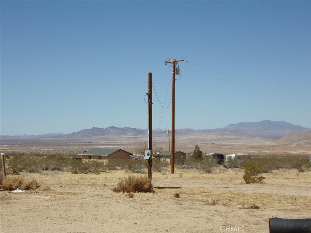 https://media.crmls.org/medias/50b528f6-48b4-4aa9-9e21-f65ca8002ca0.jpg?preset=X-Large