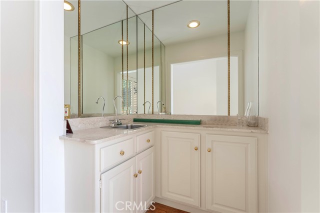 1567 Westholme Avenue, Los Angeles CA: https://media.crmls.org/medias/50b529f3-0fba-4fa7-b1f8-34bc2a38fe12.jpg