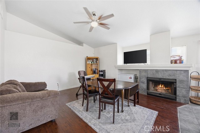 Detail Gallery Image 13 of 42 For 3802 Windflower Ave, Bakersfield,  CA 93313 - 3 Beds | 2 Baths