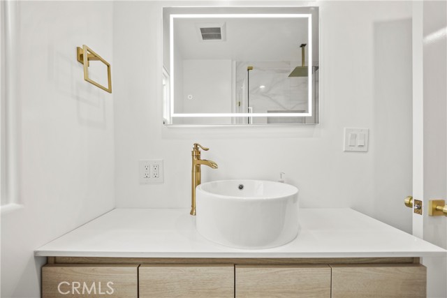 620 E Elmwood Avenue, Burbank CA: https://media.crmls.org/medias/50b59298-a536-4247-8788-82899180ee0a.jpg