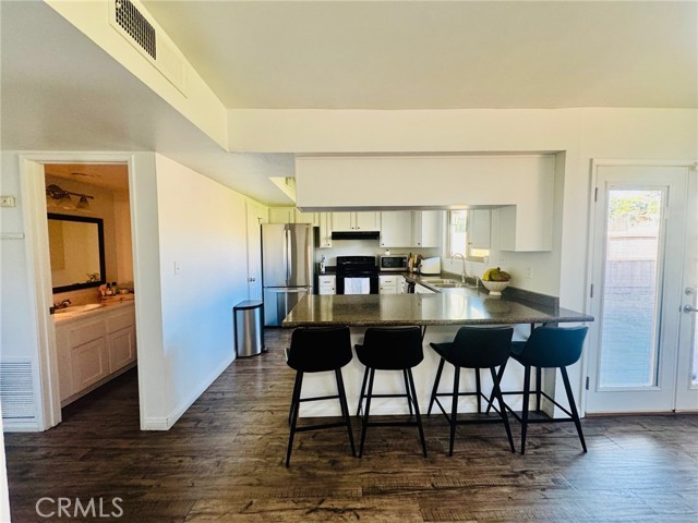 Detail Gallery Image 14 of 28 For 5308 Eastridge Ct, Bakersfield,  CA 93306 - 3 Beds | 2/1 Baths