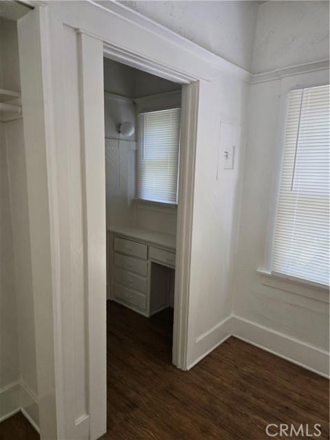 942 E 2nd, Long Beach CA: https://media.crmls.org/medias/50b63319-2f1f-4f73-af40-0a0bd45cfebf.jpg