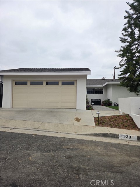 Detail Gallery Image 1 of 1 For 930 Larker Ave, Los Angeles,  CA 90042 - 4 Beds | 2/1 Baths