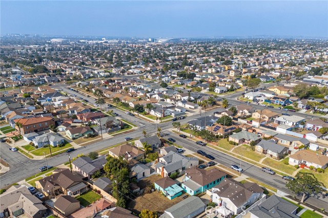 Detail Gallery Image 35 of 37 For 2048 W 109th St, Los Angeles,  CA 90047 - 4 Beds | 2 Baths