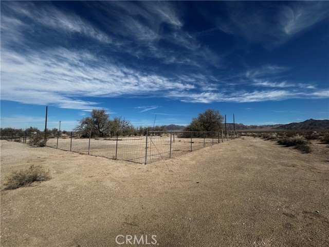 87780 Amboy Road, Amboy CA: https://media.crmls.org/medias/50b888a6-61c7-4c81-949d-ad862d254038.jpg