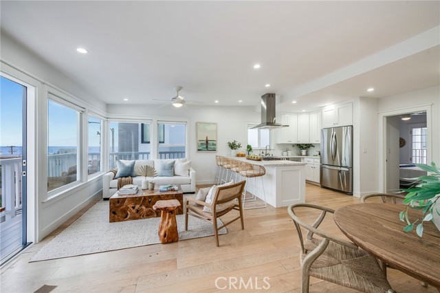 209 15th Street, Manhattan Beach, California 90266, 3 Bedrooms Bedrooms, ,2 BathroomsBathrooms,Residential,Sold,15th,SB23017345