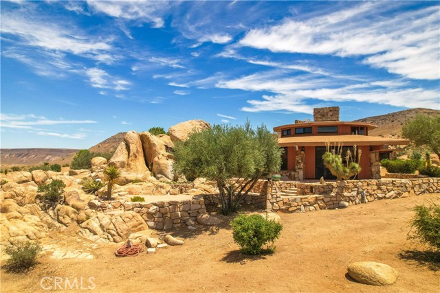Detail Gallery Image 15 of 75 For 55290 Flying Tigers Rd, Pioneertown,  CA 92268 - 4 Beds | 3 Baths