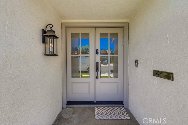 5528 Voletta Place, Valley Village CA: https://media.crmls.org/medias/50b9269a-ac61-4fd8-9546-2eccc9c894ca.jpg