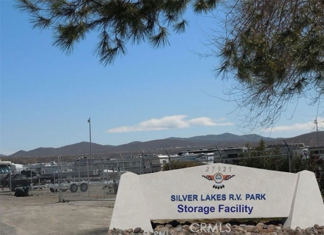 26993 Lakeview Dr, Helendale CA: https://media.crmls.org/medias/50b933b1-2ad5-493f-b7db-9094f6858f1e.jpg