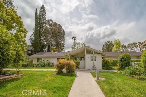 Detail Gallery Image 1 of 1 For 618 B Avenida Sevilla, Laguna Woods,  CA 92637 - 2 Beds | 1/1 Baths