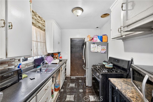 Detail Gallery Image 7 of 25 For 705 S Thorson Ave, Compton,  CA 90221 - 3 Beds | 1 Baths