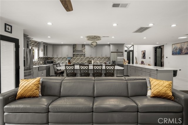 23118 Pennsylvania Avenue, Torrance CA: https://media.crmls.org/medias/50ba9553-aa80-4a77-bff7-819921ec142b.jpg