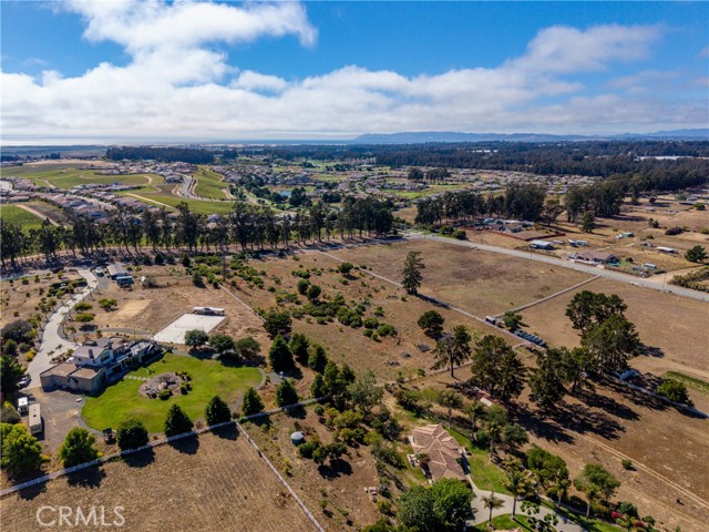 1255 Viva Way, Nipomo CA: https://media.crmls.org/medias/50bb859e-5a63-4075-b977-754d4b799bf5.jpg