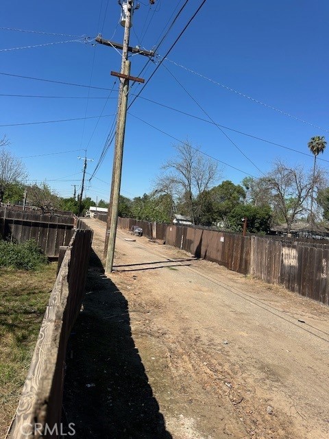 Detail Gallery Image 4 of 15 For 1725 E 22nd, Merced,  CA 95340 - 3 Beds | 1 Baths