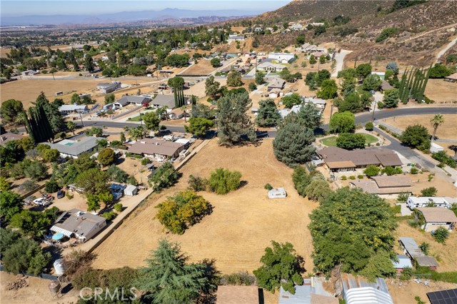 9232 Bonita Drive, Cherry Valley CA: https://media.crmls.org/medias/50bc2df6-c2c5-4adb-a237-e51719f84b7d.jpg
