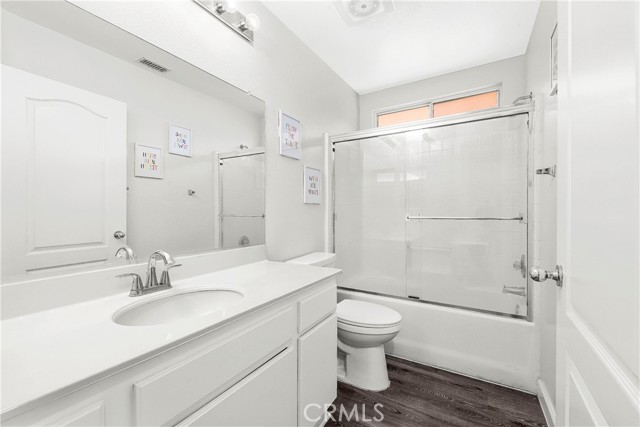 Detail Gallery Image 18 of 25 For 20220 Arthur Ct, Saugus,  CA 91350 - 3 Beds | 2/1 Baths