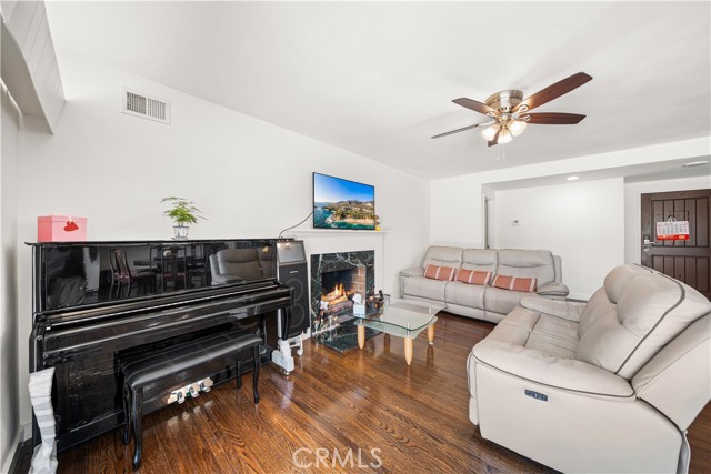 1025 S 2nd Avenue, Arcadia CA: https://media.crmls.org/medias/50bd3f26-cda9-4913-a046-fb1cae72677a.jpg