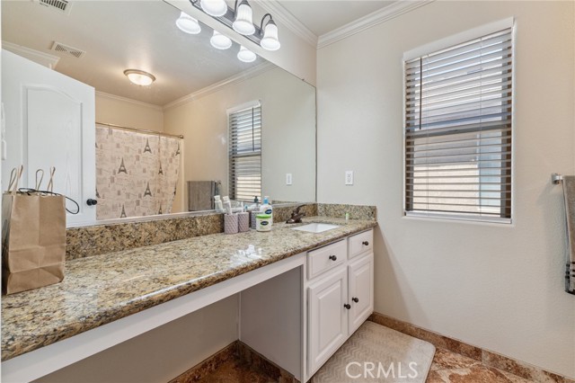 Detail Gallery Image 22 of 36 For 7538 N Erie Ave, Fresno,  CA 93722 - 5 Beds | 3 Baths