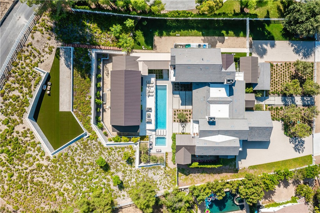 https://media.crmls.org/medias/50be8733-b37a-4163-91c6-beabe18b5501.jpg?preset=X-Large