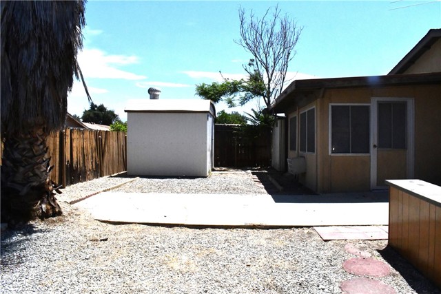 1956 Calle Arboleda, Hemet CA: https://media.crmls.org/medias/50bf50b2-eaba-4d84-bdfc-66b1216b9702.jpg