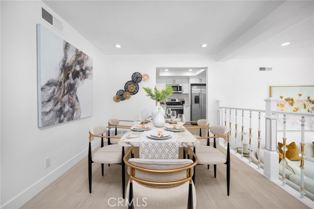 Detail Gallery Image 3 of 27 For 102 Intrepid, Newport Beach,  CA 92663 - 4 Beds | 3 Baths