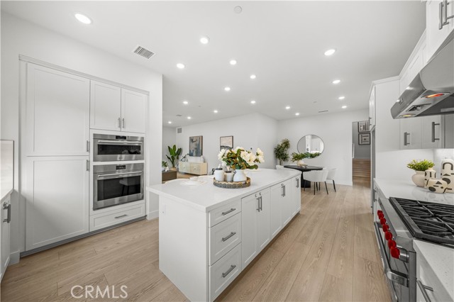 Detail Gallery Image 8 of 56 For 16376 Veterans, Tustin,  CA 92782 - 4 Beds | 3/1 Baths