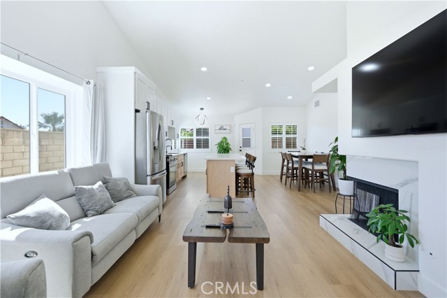 Detail Gallery Image 6 of 44 For 7652 Plumaria, Fontana,  CA 92336 - 3 Beds | 2 Baths