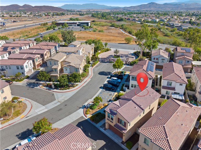35334 Marabella Court, Winchester CA: https://media.crmls.org/medias/50c2e4ce-d257-47c3-8e42-aab1380ceb19.jpg