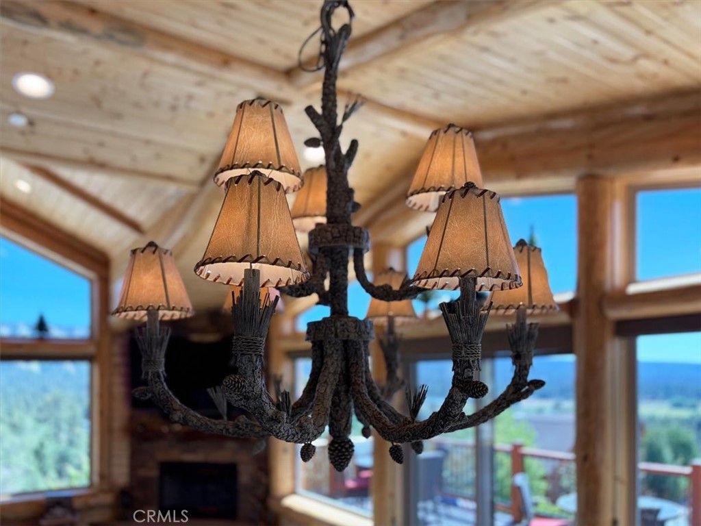 https://media.crmls.org/medias/50c31642-637b-45c0-9e88-f749087d102b.jpg?preset=X-Large