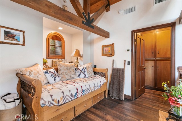 Detail Gallery Image 17 of 39 For 1378 Calgary Dr, Lake Arrowhead,  CA 92352 - 3 Beds | 2/1 Baths