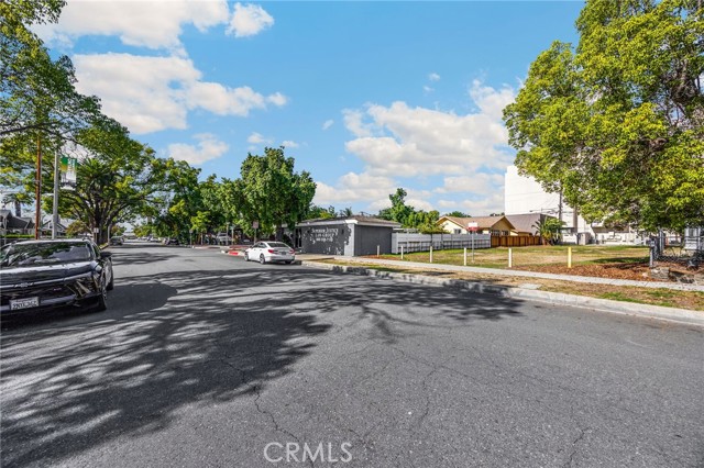 Detail Gallery Image 4 of 22 For 220 W C St, Ontario,  CA 91762 - – Beds | – Baths