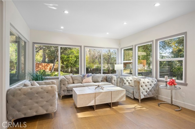 Detail Gallery Image 9 of 70 For 2065 E Altadena, Altadena,  CA 91001 - 7 Beds | 9 Baths