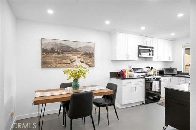 Detail Gallery Image 9 of 32 For 3827 W Avenue 41, Los Angeles,  CA 90065 - 3 Beds | 2/1 Baths