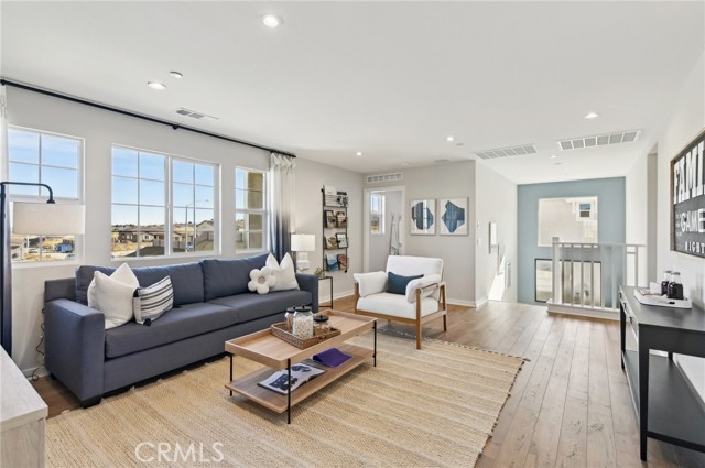 Detail Gallery Image 15 of 31 For 41833 Grenache Ln, Palmdale,  CA 93551 - 5 Beds | 4 Baths