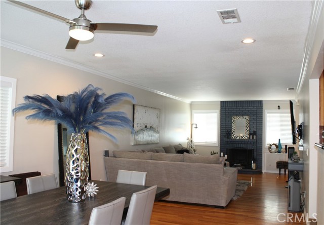 Detail Gallery Image 3 of 29 For 1532 S Dallas Dr, Anaheim,  CA 92804 - 3 Beds | 2/1 Baths