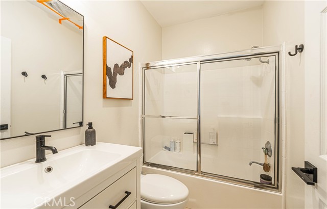 Detail Gallery Image 34 of 35 For 945 N Hudson Ave #104,  Los Angeles,  CA 90038 - 2 Beds | 2 Baths