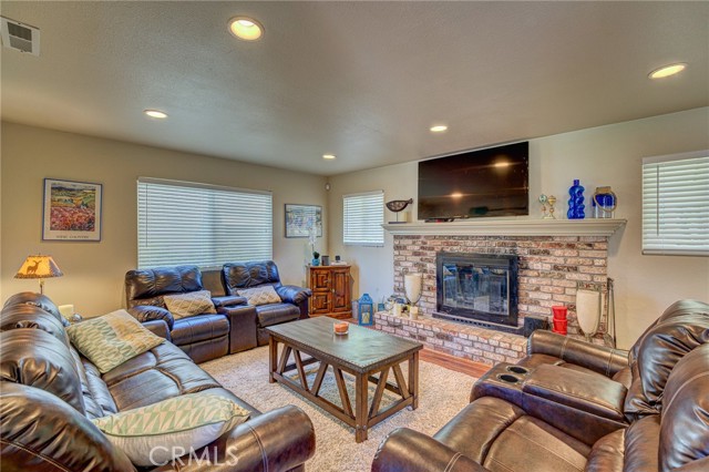 Detail Gallery Image 6 of 39 For 695 Bass Ln, Clearlake Oaks,  CA 95423 - 3 Beds | 2 Baths