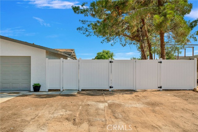 Detail Gallery Image 25 of 31 For 20357 Shoshonee Rd, Apple Valley,  CA 92307 - 3 Beds | 2 Baths