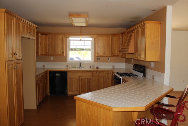 30875 Morningside Street, Lucerne Valley CA: https://media.crmls.org/medias/50c9ad74-208e-4f58-b5ad-7e6861c8a5f2.jpg