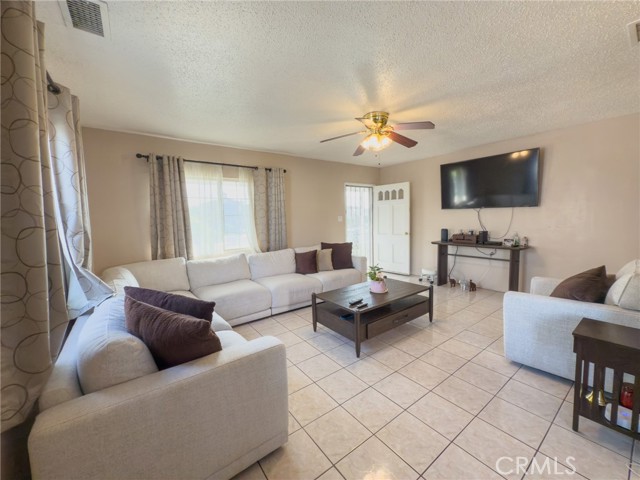 Detail Gallery Image 5 of 17 For 2547 Bloomdale, Duarte,  CA 91010 - 4 Beds | 2 Baths