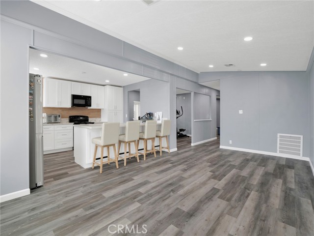 Detail Gallery Image 3 of 31 For 24303 Woolsey Canyon Rd #85,  West Hills,  CA 91304 - 3 Beds | 2 Baths