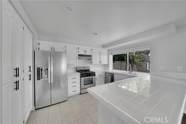 Detail Gallery Image 9 of 21 For 2565 Calle Benavente, Tustin,  CA 92782 - 3 Beds | 2/1 Baths