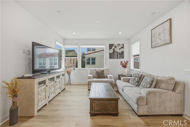 Detail Gallery Image 15 of 39 For 259 Siena, Lake Forest,  CA 92630 - 4 Beds | 3/1 Baths