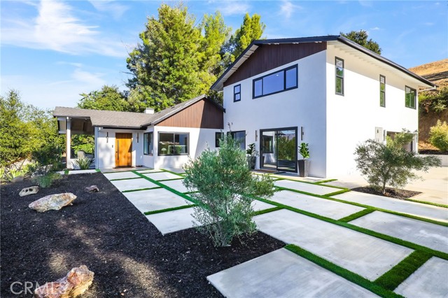 9425 Gierson Avenue, Chatsworth CA: https://media.crmls.org/medias/50cbc170-f175-4c72-87f9-f86f082dc34a.jpg