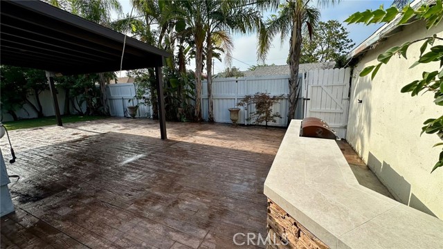 Detail Gallery Image 4 of 22 For 23012 Gilmore St, West Hills,  CA 91307 - 4 Beds | 2 Baths