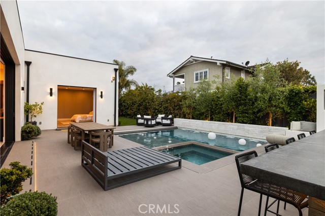 Detail Gallery Image 39 of 44 For 1615 Anita Ln, Newport Beach,  CA 92660 - 4 Beds | 4/1 Baths