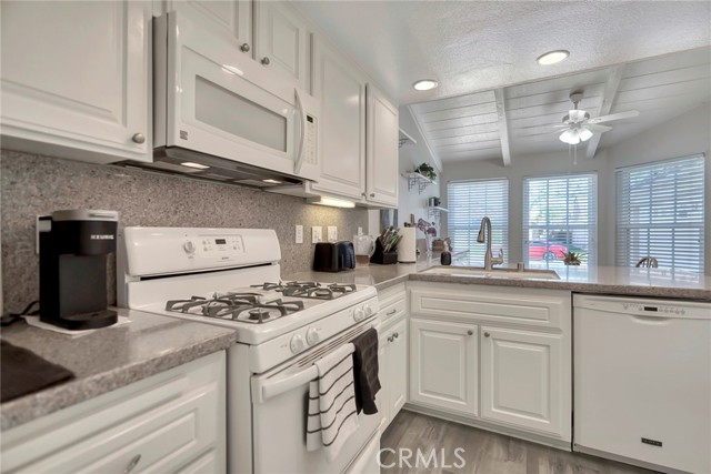 Image 7 of 36 For 5891 Via Santana