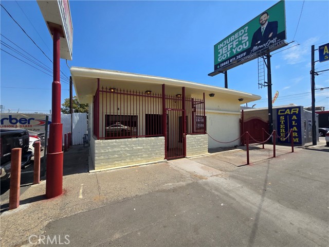 Image 2 of 39 For 1448 Blackstone Avenue
