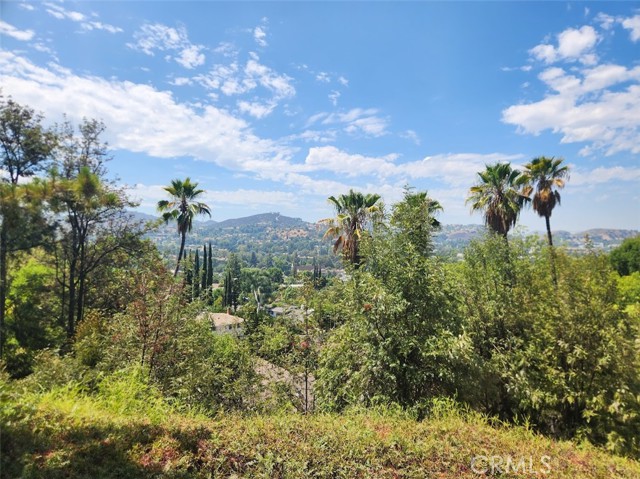 Detail Gallery Image 8 of 19 For 22808 Gershwin Dr, Woodland Hills,  CA 91364 - 4 Beds | 3 Baths
