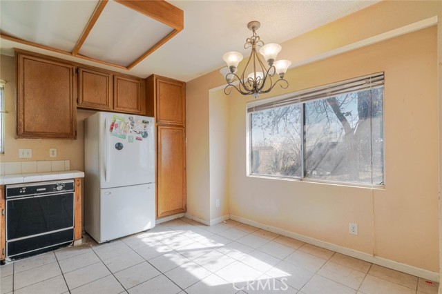 Detail Gallery Image 10 of 31 For 36620 Ramona Rd, Palmdale,  CA 93550 - 3 Beds | 2 Baths